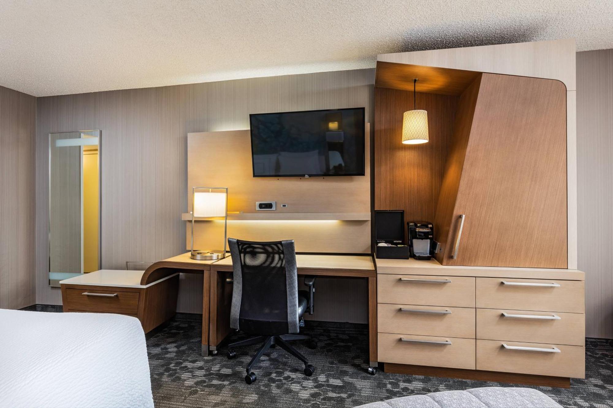 Courtyard By Marriott Riverside Ucr/Moreno Valley Area Dış mekan fotoğraf