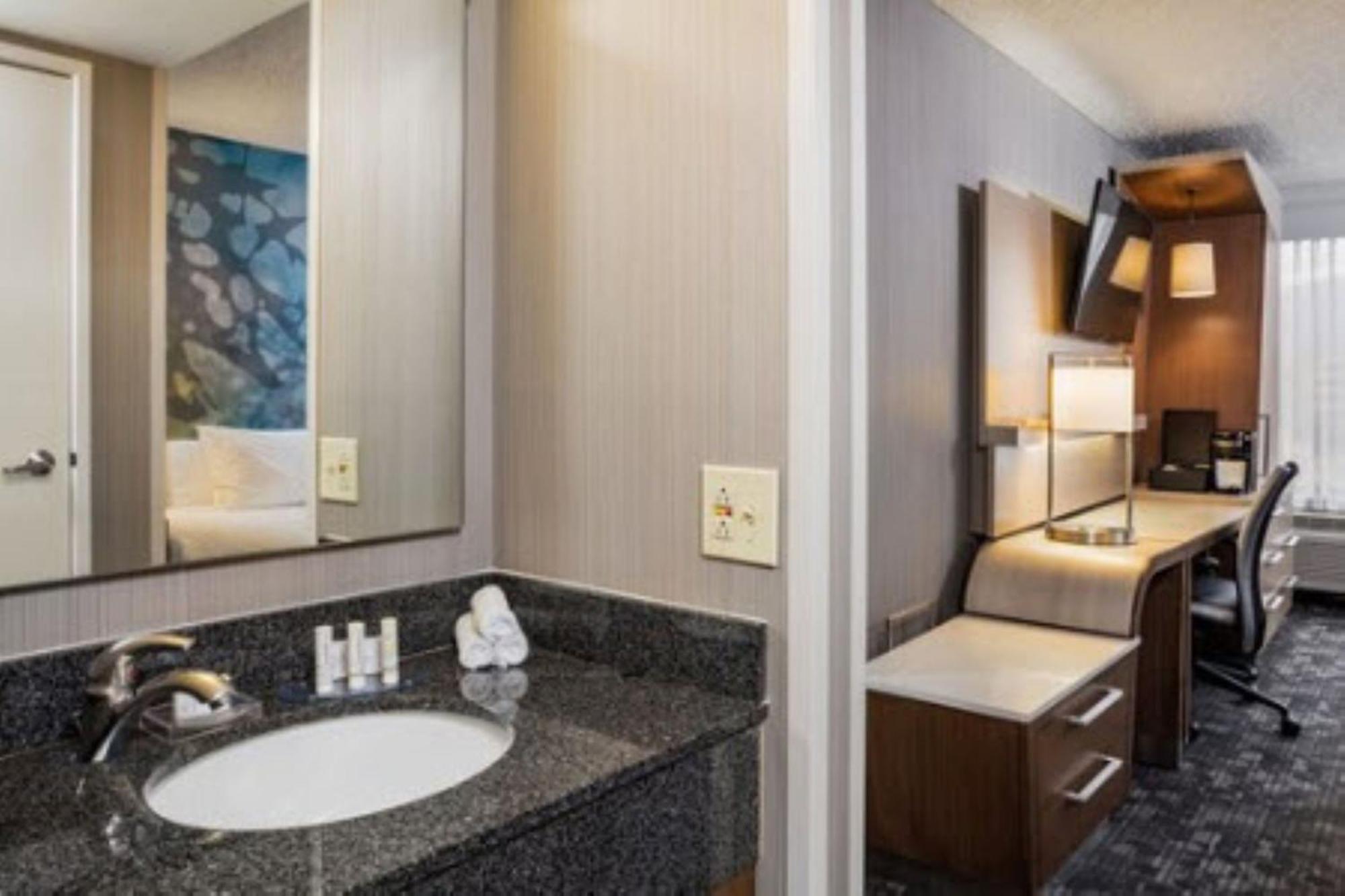 Courtyard By Marriott Riverside Ucr/Moreno Valley Area Dış mekan fotoğraf