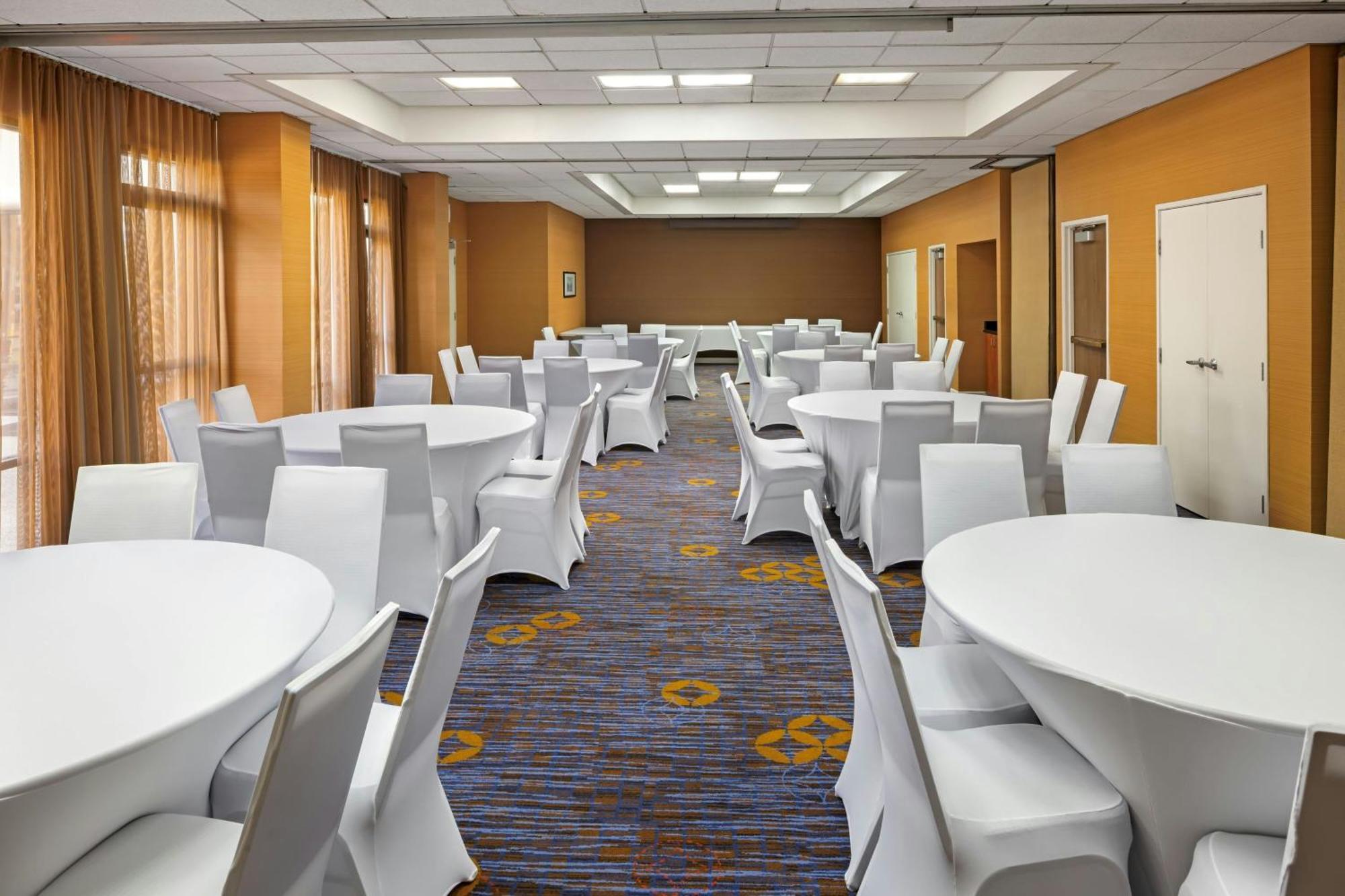 Courtyard By Marriott Riverside Ucr/Moreno Valley Area Dış mekan fotoğraf
