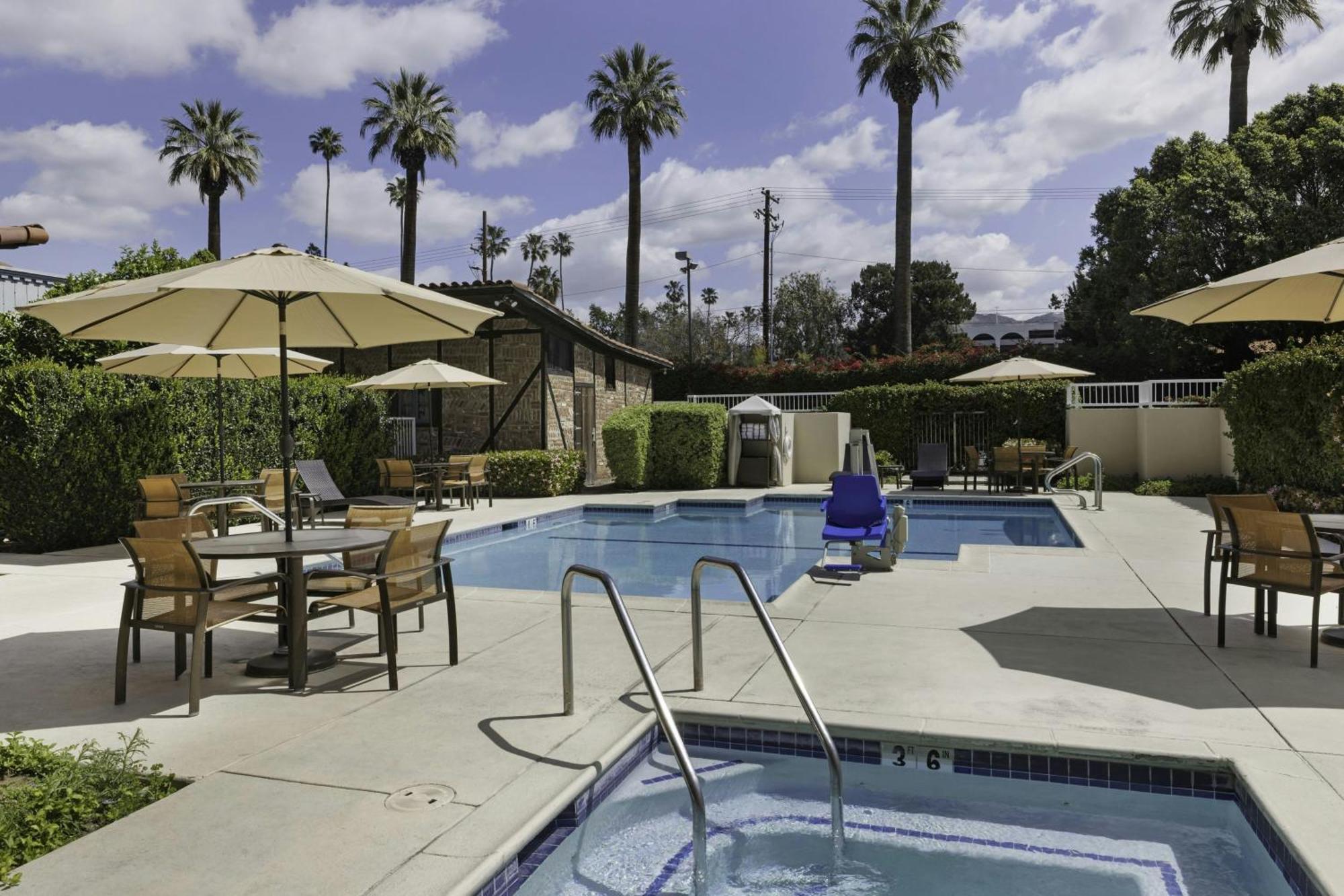 Courtyard By Marriott Riverside Ucr/Moreno Valley Area Dış mekan fotoğraf